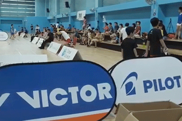 Sponsoring the Pilot Pen Singapore Badminton Championships