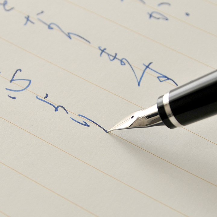 「日本の文字をより美しく書く」ことをめざして開発された万年筆「エラボー」誕生物語。